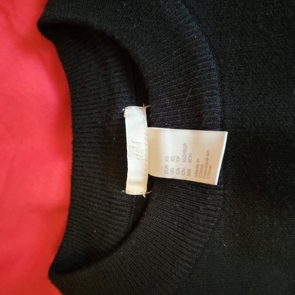 H&M Black Balloon Sleeve Sweater with Patch - Picture 5 of 9